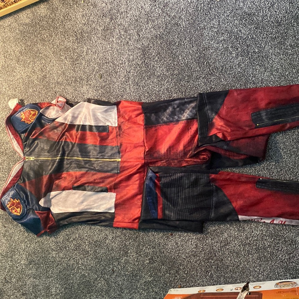 Mal costume from Disney descendants movie